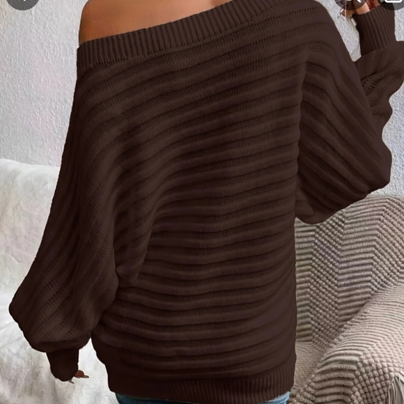 Cozy acrylic knit striped sweater elegant off shoulder for fall or winter - Picture 2 of 5